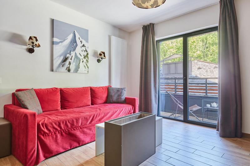 One-Bedroom Apartment image 2