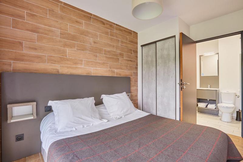 Two-Bedroom Apartment image 4