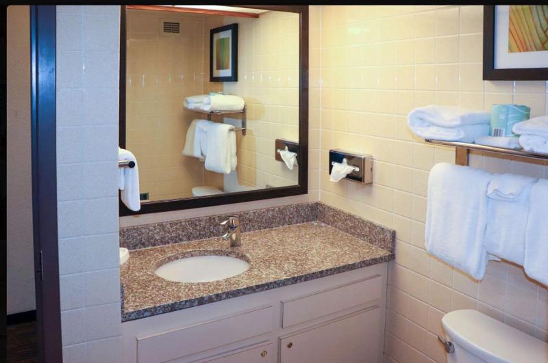 King Room with Tub - Disability Access/Non Smoking image 1