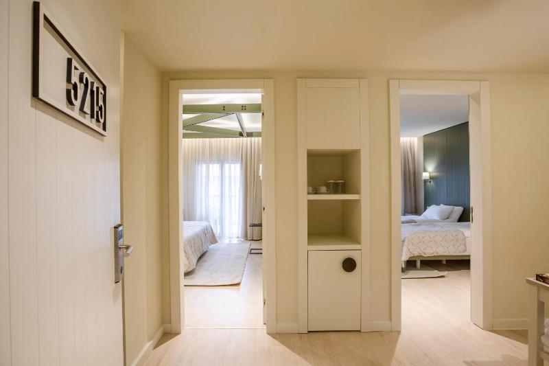 Bungalow Family  image 1