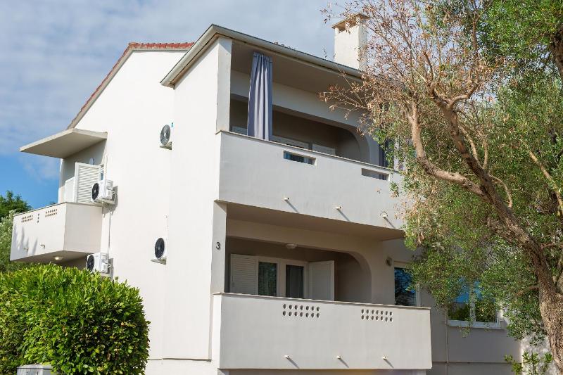 Apartment Iris - image 32