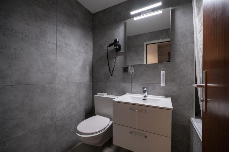 Standard Double Room image 3