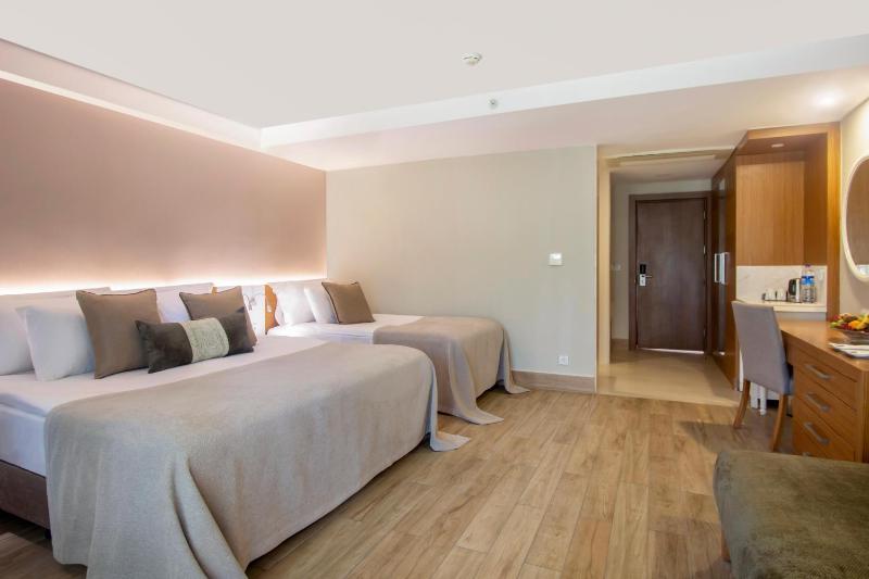 Superior Room image 4
