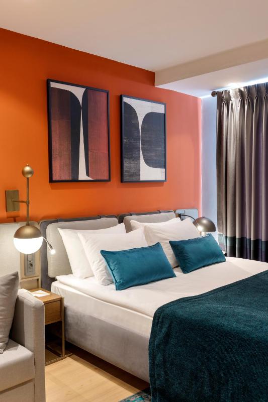 Standard Double or Twin Room image 3