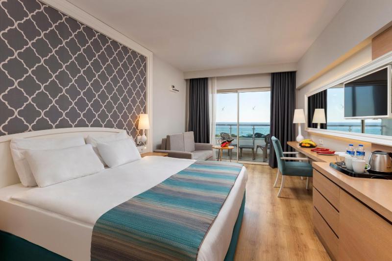Standard Double or Twin Room image 3