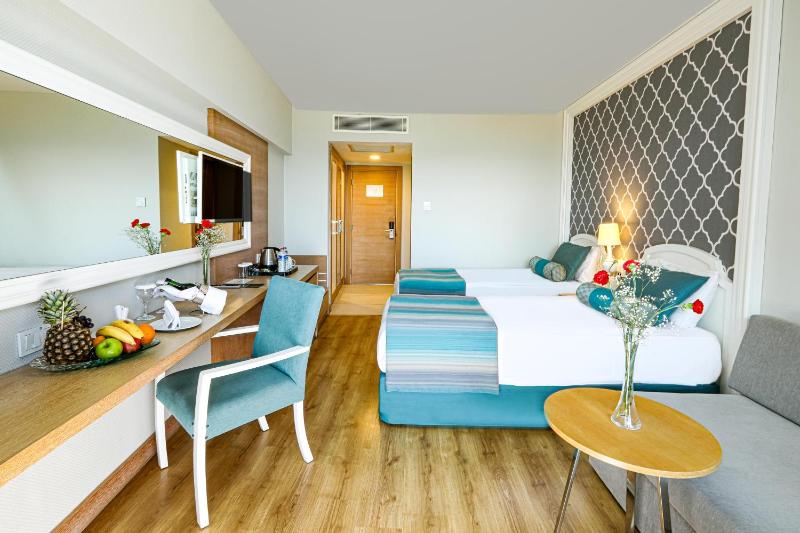 Standard Double or Twin Room image 1