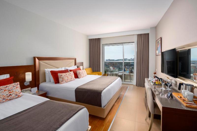 Standard Land View Room image 1