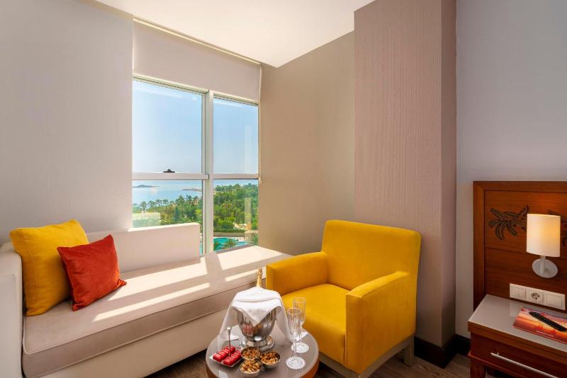 Junior Suite Sea View image 2