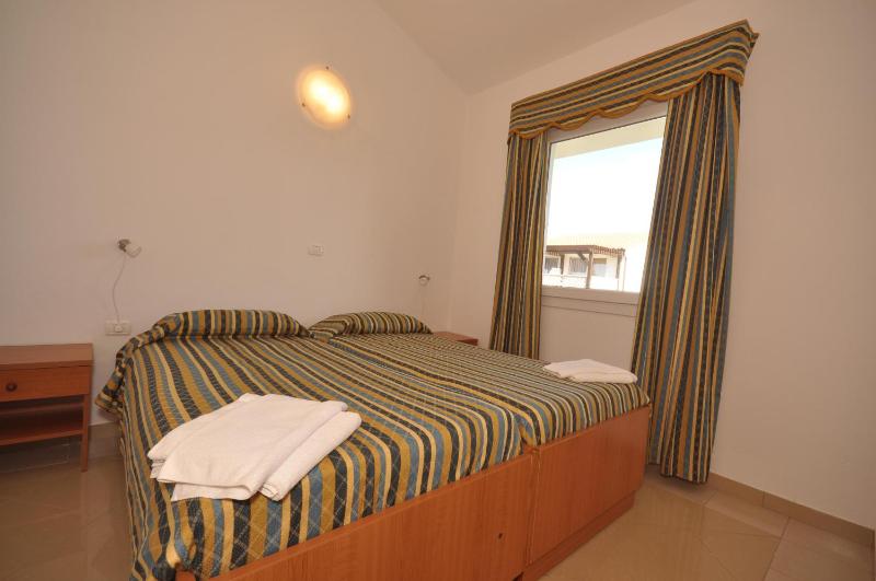 One-Bedroom Apartment image 4