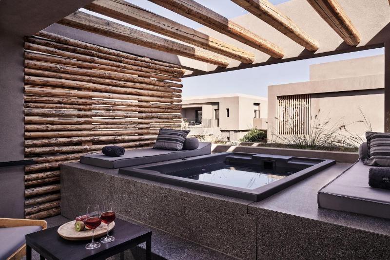 Executive Maisonette with Outdoor Hot Tub image 1