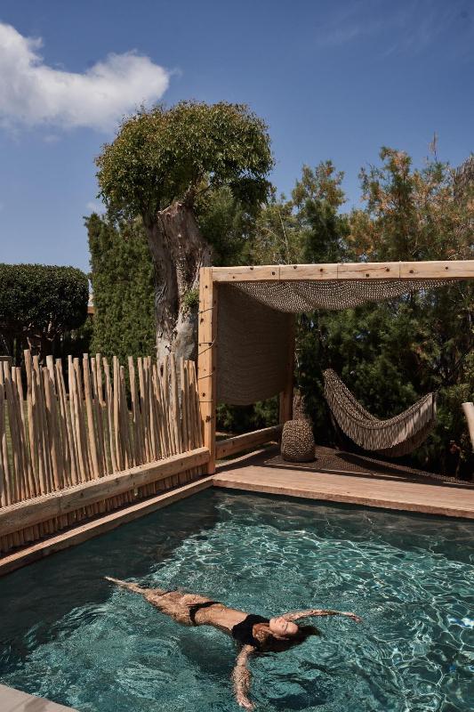 Design Room with Independent Pool image 4