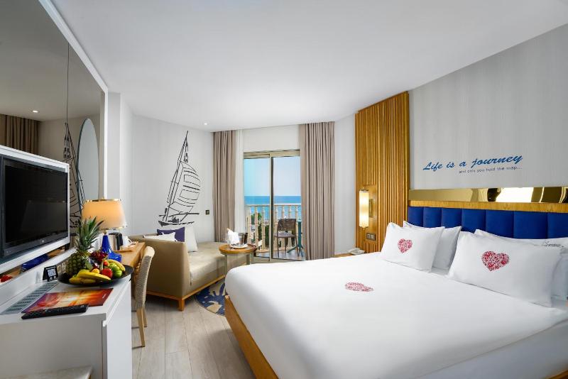 Honeymoon Room image 1