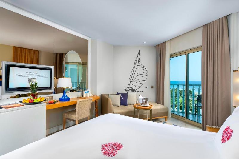 Honeymoon Room image 3