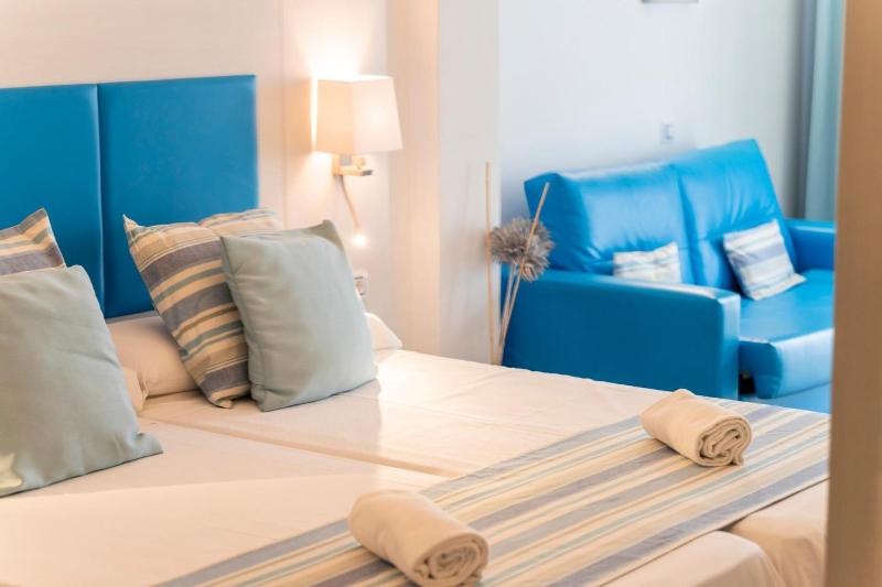 Deluxe Double Room with Shower image 4