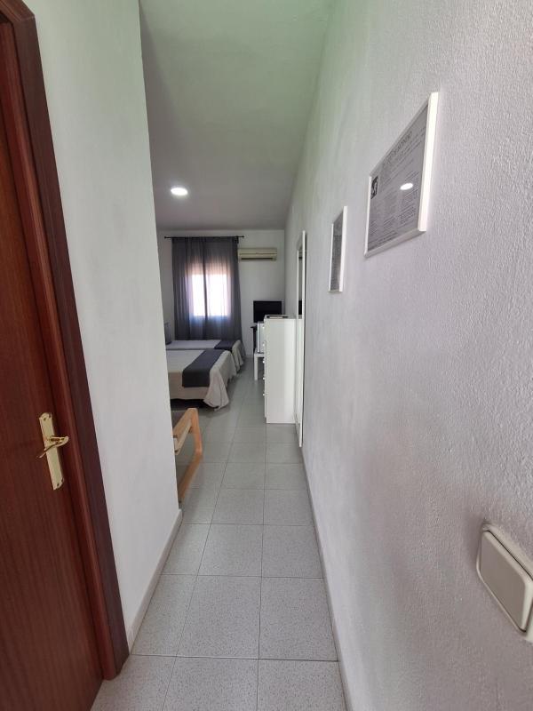 Family Room with Shower image 1