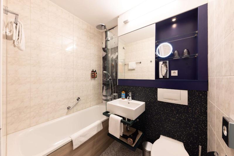 Single Room image 2