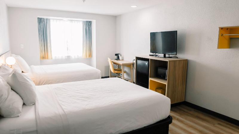 Studio Suite with Two Queen Beds - Non-Smoking image 3