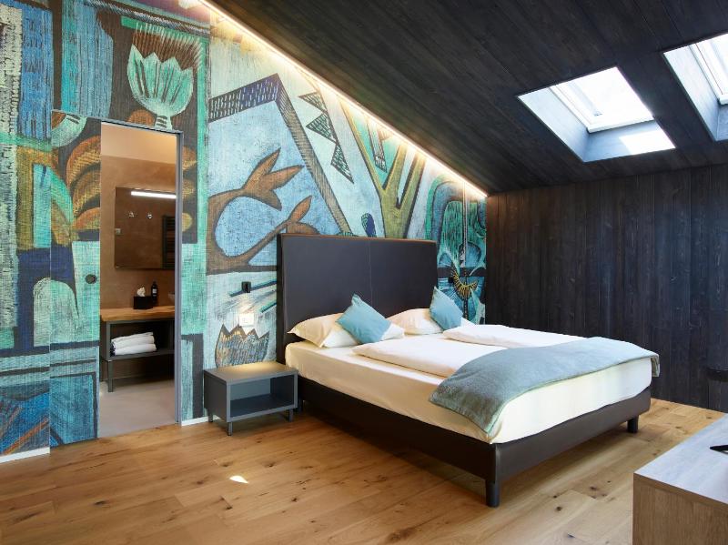Two-Bedroom Bungalow image 4