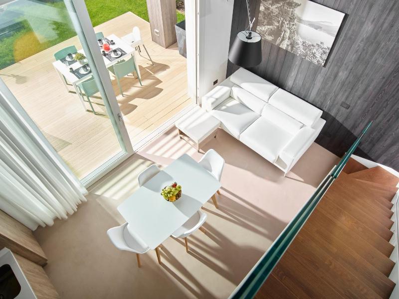 One-Bedroom Suite image 3