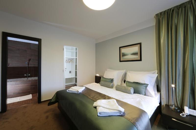 Apartment with Lake View image 2