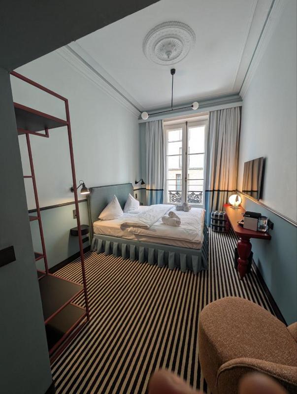 Double Room image 1