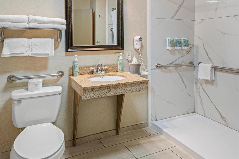 Queen Room - Disability Access/Non-Smoking image 2