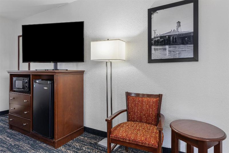 King Room image 4