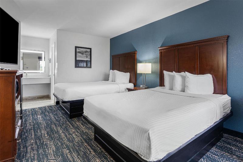 Double Room with Two Double Beds - Non-Smoking image 3