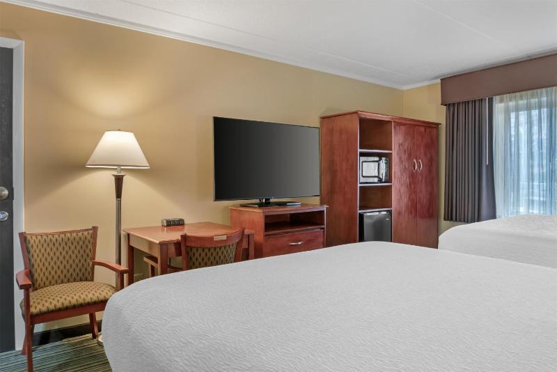 Queen Room with Two Queen Beds image 1