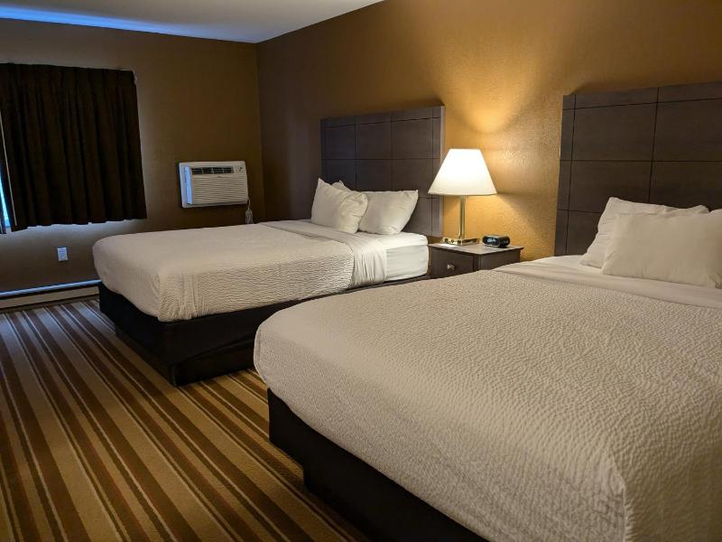 Queen Room with Two Queen Beds image 1