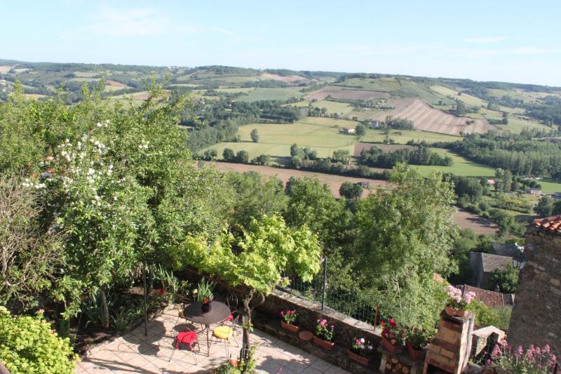 Single Room with Garden View image 3