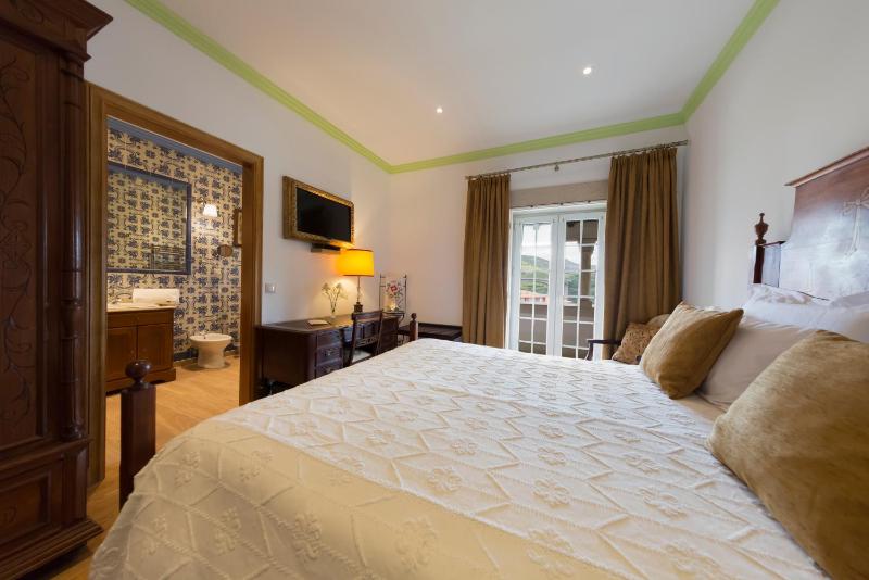 Superior Double Room image 3