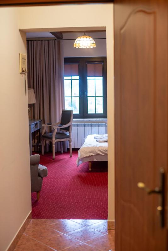 Comfort Triple Room image 4
