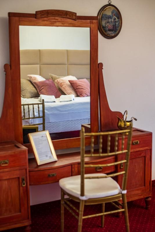 Superior Double Room image 3