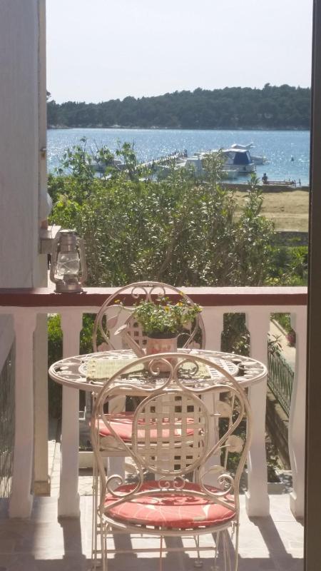 One-Bedroom Apartment with Balcony and Sea View image 4