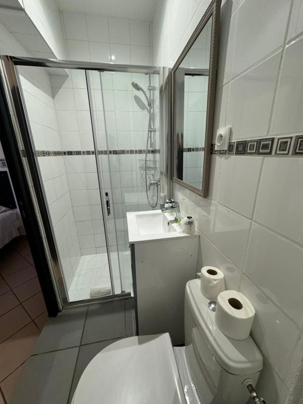 Double or Twin Room image 2