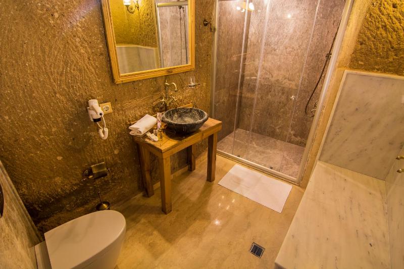 Standard Twin Cave Room image 3