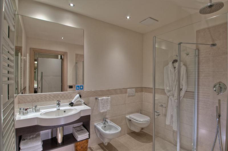 Triple Room image 3