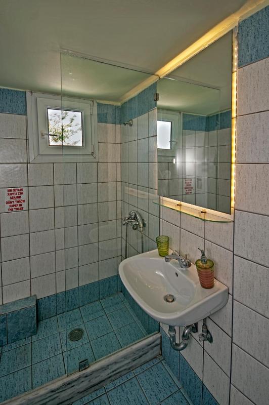 Triple Room (3 Adults) image 3