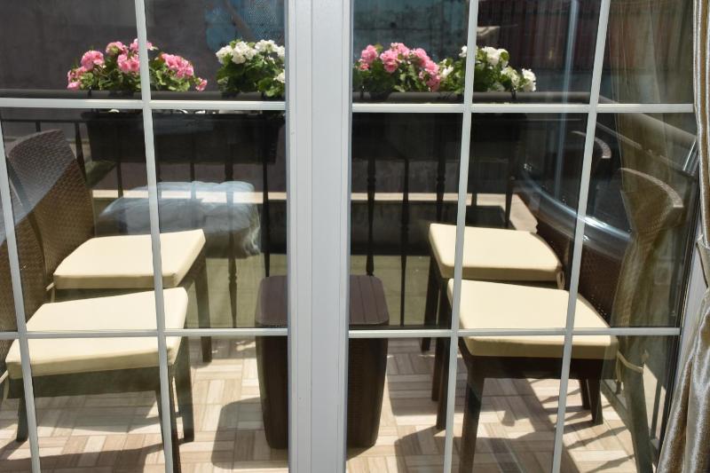 Deluxe Suite with Jacuzzi image 4