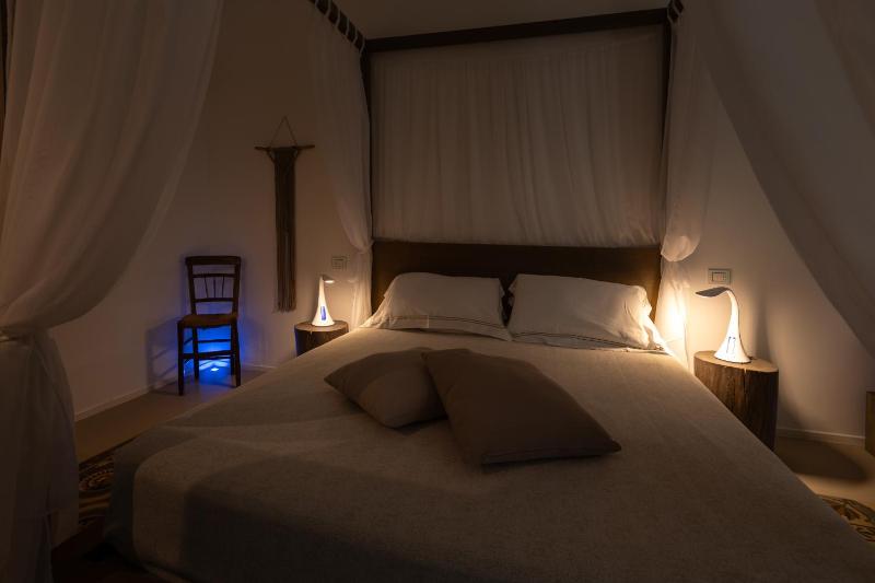Deluxe Triple Room image 3