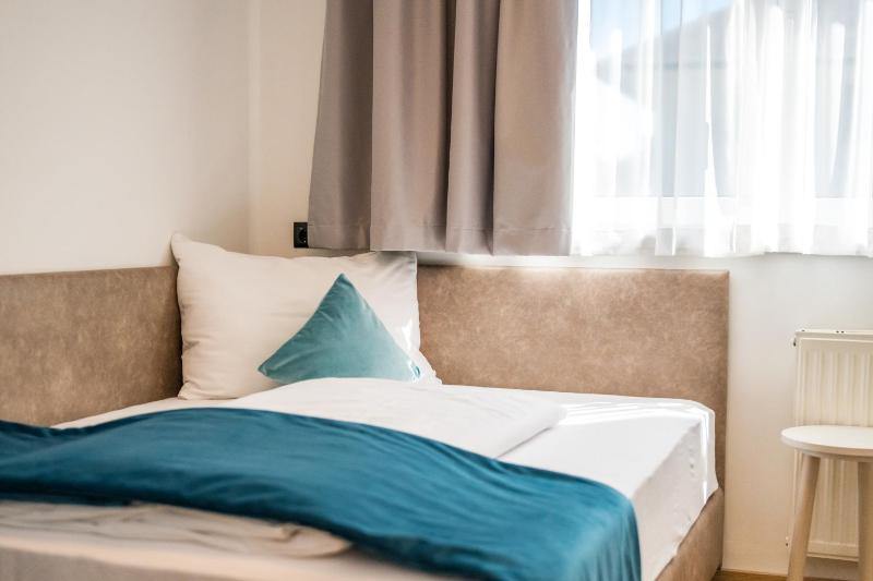 Single Room image 4