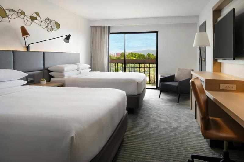 Deluxe Queen Room with Two Queen Beds - Tower image 3