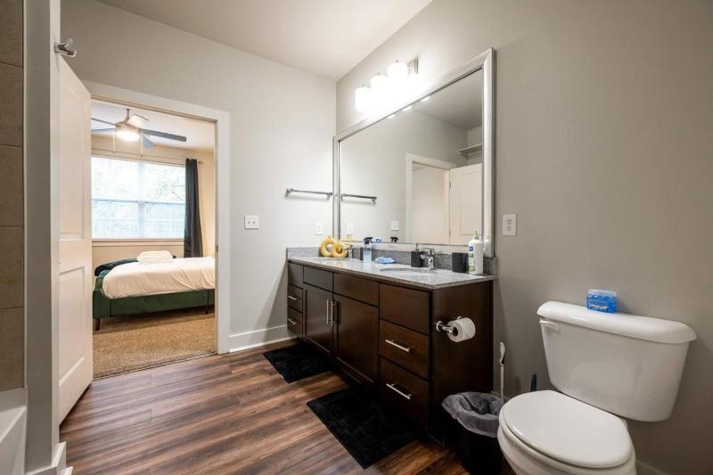 Stylish 2BR Keystone - image 11