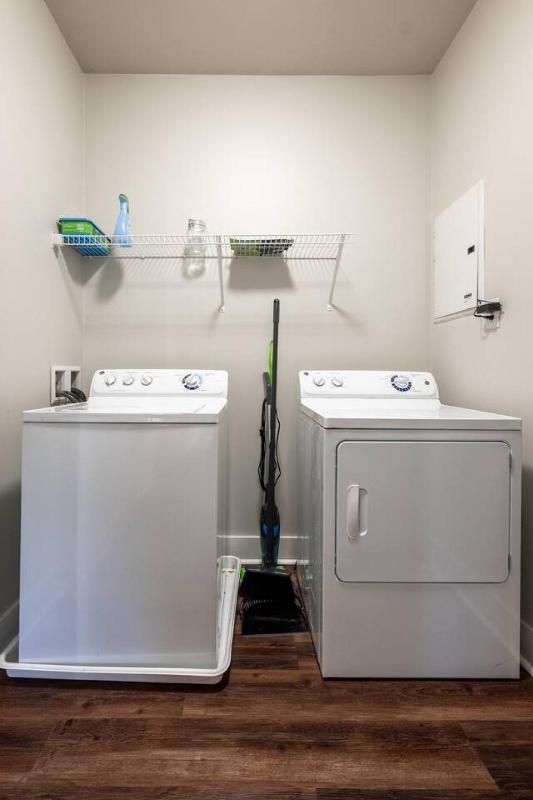 Stylish 2BR Keystone - image 21