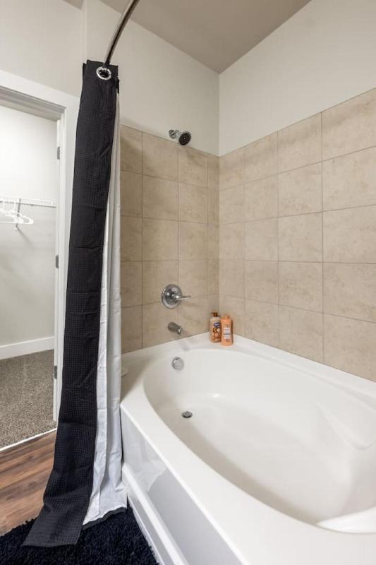 Stylish 2BR Keystone - image 50