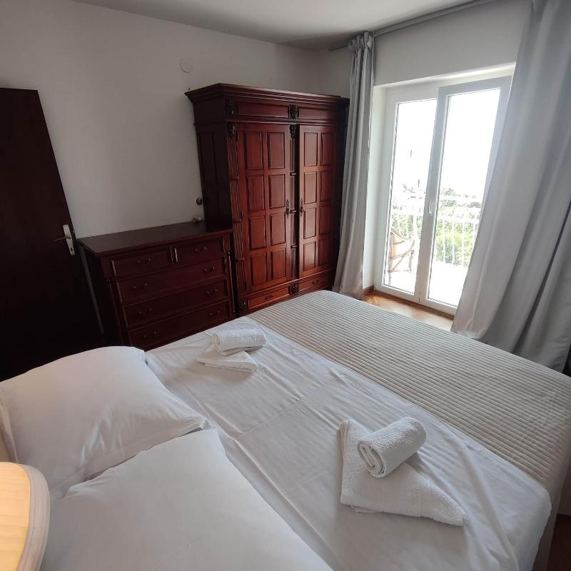 Three-Bedroom Apartment with Terrace, Sea View and Private Entrance image 2