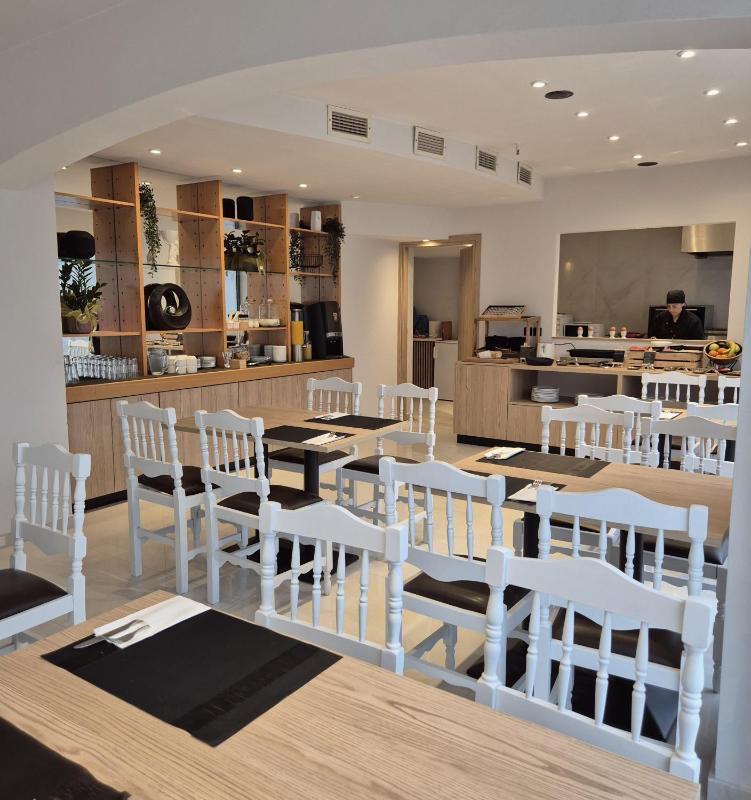 Soho Blue City Hotel - image 6