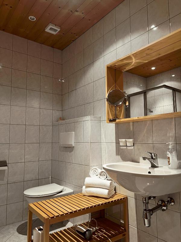 Studio Apartment image 3