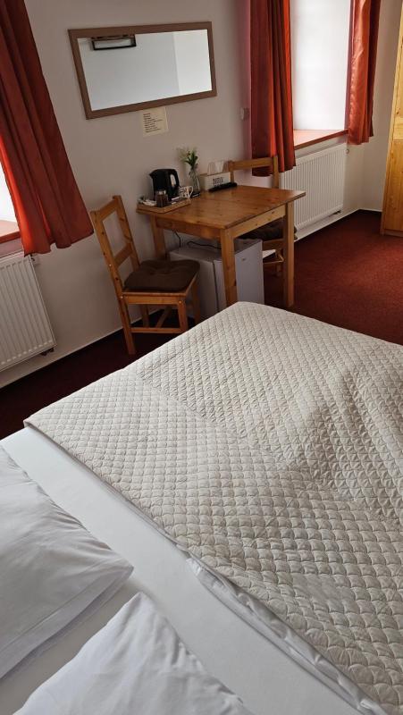 Standard Double Room image 3